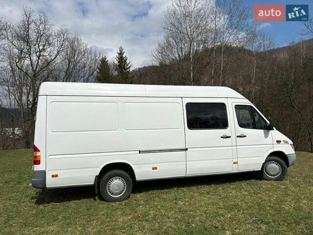 Белый Мерседес Sprinter, объемом двигателя 2.1 л и пробегом 367 тыс. км за 10800 $, фото 1 на Automoto.ua