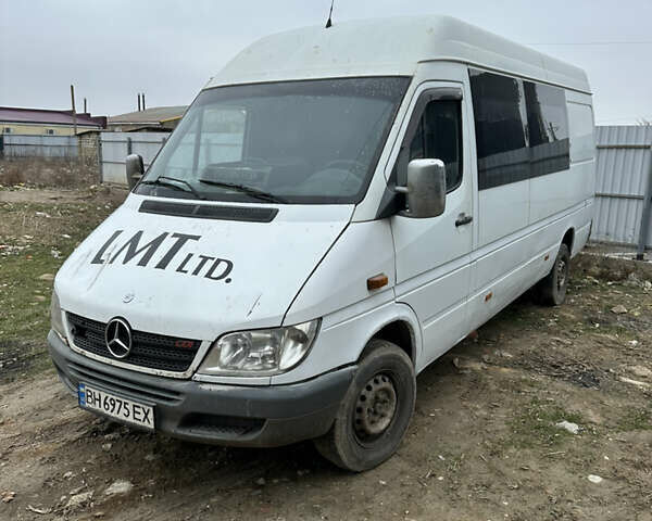 Білий Мерседес Sprinter, об'ємом двигуна 2.69 л та пробігом 106 тис. км за 4000 $, фото 1 на Automoto.ua