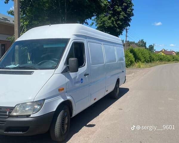 Белый Мерседес Sprinter, объемом двигателя 2.15 л и пробегом 450 тыс. км за 6900 $, фото 1 на Automoto.ua