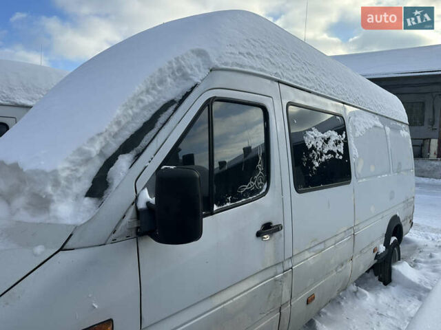 Білий Мерседес Sprinter, об'ємом двигуна 2.7 л та пробігом 350 тис. км за 10000 $, фото 1 на Automoto.ua