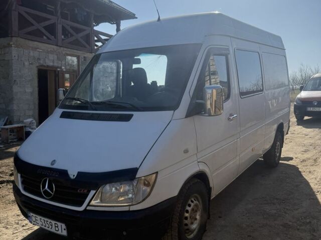 Белый Мерседес Sprinter, объемом двигателя 2.1 л и пробегом 335 тыс. км за 5000 $, фото 1 на Automoto.ua