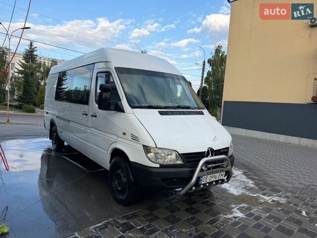 Белый Мерседес Sprinter, объемом двигателя 2.69 л и пробегом 430 тыс. км за 7000 $, фото 1 на Automoto.ua