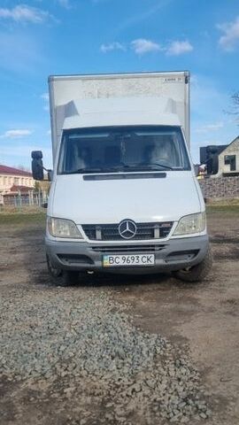 Белый Мерседес Sprinter, объемом двигателя 2.69 л и пробегом 511 тыс. км за 7099 $, фото 1 на Automoto.ua