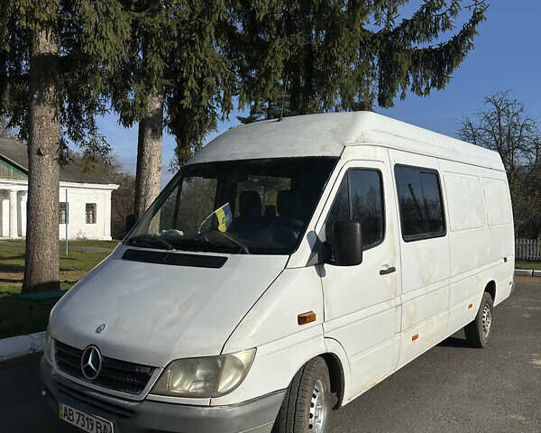 Белый Мерседес Sprinter, объемом двигателя 2.15 л и пробегом 376 тыс. км за 9400 $, фото 1 на Automoto.ua