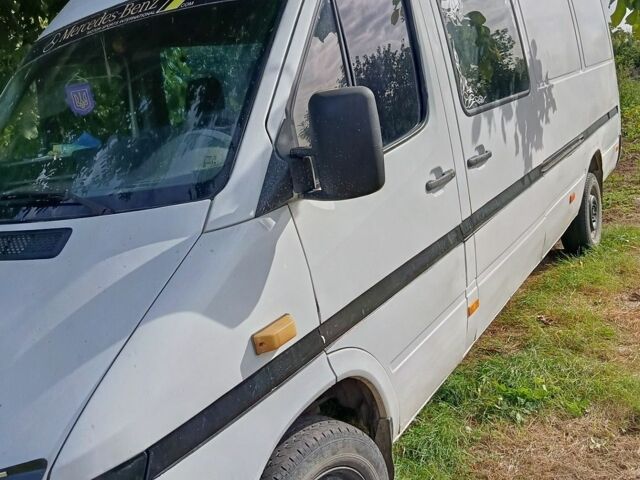 Белый Мерседес Sprinter, объемом двигателя 2.15 л и пробегом 500 тыс. км за 6200 $, фото 1 на Automoto.ua