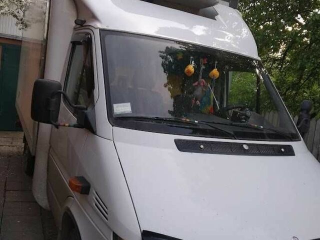 Белый Мерседес Sprinter, объемом двигателя 2.2 л и пробегом 510 тыс. км за 7900 $, фото 1 на Automoto.ua