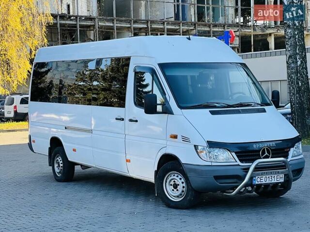 Белый Мерседес Sprinter, объемом двигателя 2.7 л и пробегом 400 тыс. км за 9400 $, фото 1 на Automoto.ua