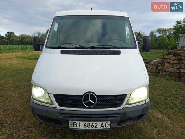 Белый Мерседес Sprinter, объемом двигателя 2.1 л и пробегом 590 тыс. км за 4600 $, фото 1 на Automoto.ua