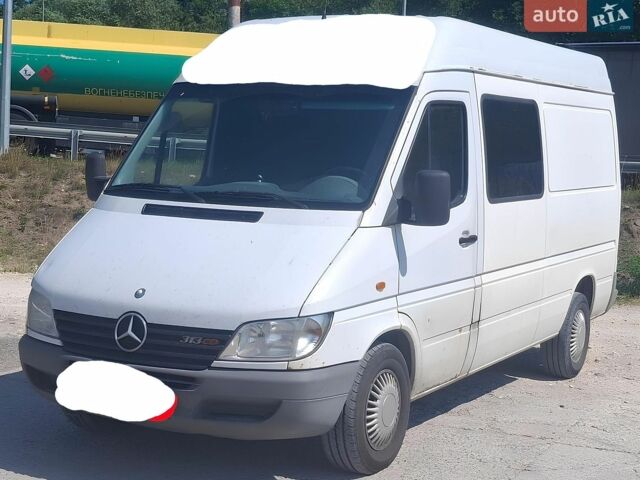 Белый Мерседес Sprinter, объемом двигателя 2.2 л и пробегом 330 тыс. км за 7900 $, фото 1 на Automoto.ua