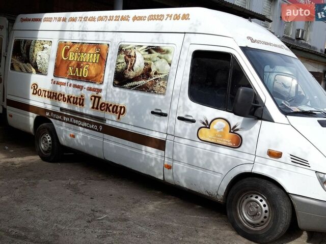 Белый Мерседес Sprinter, объемом двигателя 2.2 л и пробегом 380 тыс. км за 4900 $, фото 1 на Automoto.ua