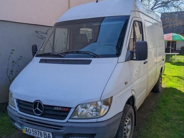 Белый Мерседес Sprinter, объемом двигателя 2.2 л и пробегом 487 тыс. км за 6300 $, фото 1 на Automoto.ua