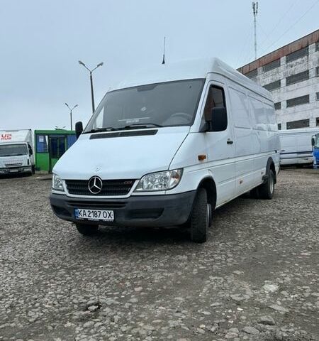 Белый Мерседес Sprinter, объемом двигателя 2.15 л и пробегом 926 тыс. км за 11200 $, фото 1 на Automoto.ua