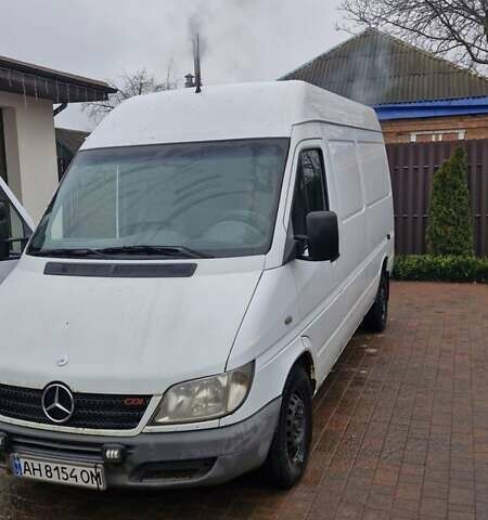 Белый Мерседес Sprinter, объемом двигателя 2.15 л и пробегом 511 тыс. км за 6000 $, фото 1 на Automoto.ua