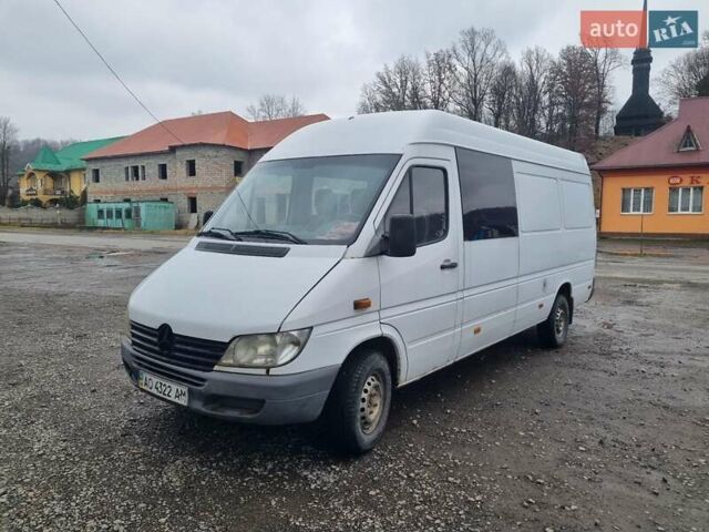 Белый Мерседес Sprinter, объемом двигателя 0 л и пробегом 390 тыс. км за 6600 $, фото 1 на Automoto.ua