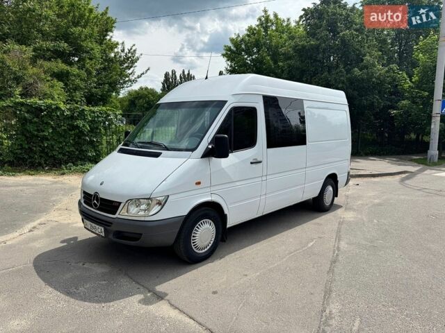 Белый Мерседес Sprinter, объемом двигателя 2.15 л и пробегом 715 тыс. км за 8000 $, фото 1 на Automoto.ua