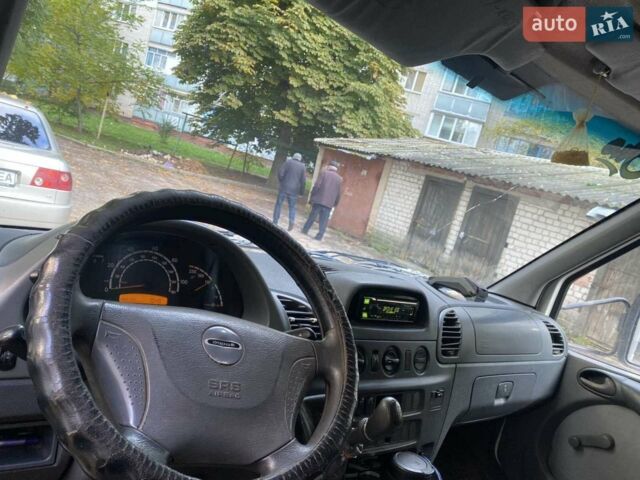 Білий Мерседес Sprinter, об'ємом двигуна 2.7 л та пробігом 400 тис. км за 6800 $, фото 1 на Automoto.ua