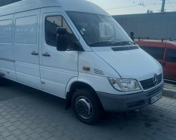 Белый Мерседес Sprinter, объемом двигателя 2.7 л и пробегом 163 тыс. км за 22500 $, фото 1 на Automoto.ua