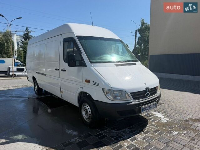 Белый Мерседес Sprinter, объемом двигателя 2.15 л и пробегом 555 тыс. км за 7000 $, фото 1 на Automoto.ua