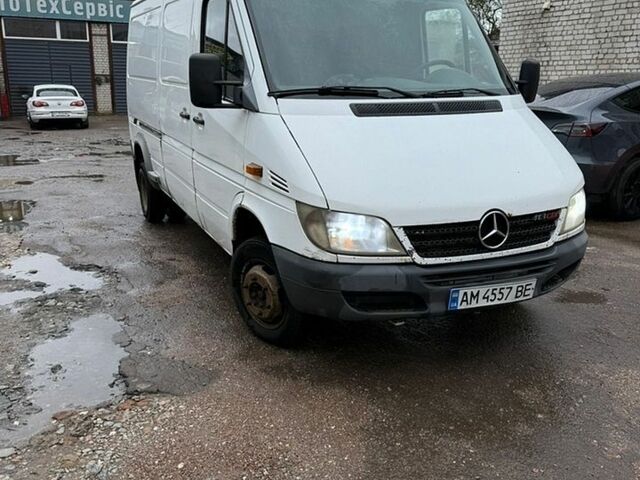 Белый Мерседес Sprinter, объемом двигателя 0 л и пробегом 516 тыс. км за 7900 $, фото 1 на Automoto.ua