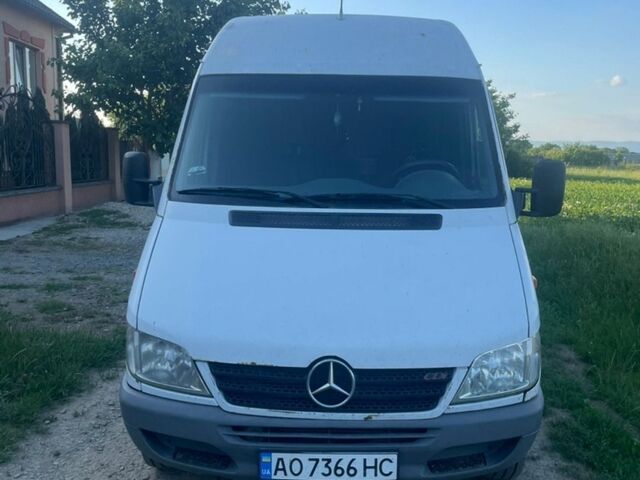 Білий Мерседес Sprinter, об'ємом двигуна 2.1 л та пробігом 320 тис. км за 5700 $, фото 1 на Automoto.ua