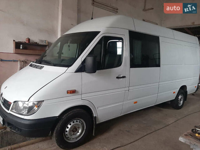 Белый Мерседес Sprinter, объемом двигателя 2.7 л и пробегом 480 тыс. км за 12000 $, фото 1 на Automoto.ua