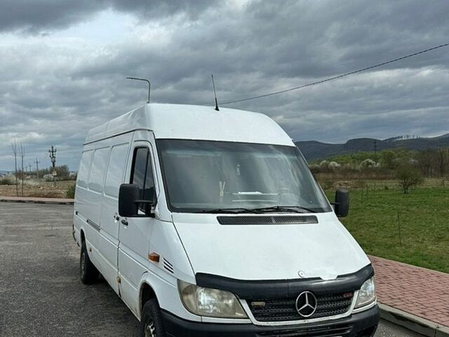 Белый Мерседес Sprinter, объемом двигателя 2.15 л и пробегом 575 тыс. км за 7100 $, фото 1 на Automoto.ua