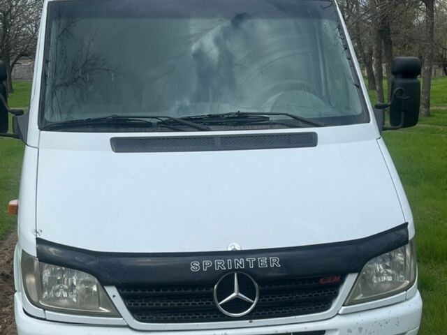Білий Мерседес Sprinter, об'ємом двигуна 2.7 л та пробігом 920 тис. км за 14500 $, фото 1 на Automoto.ua