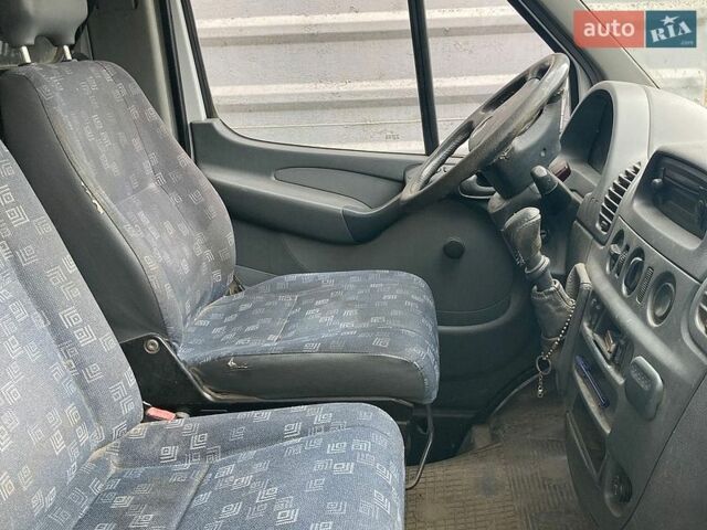 Белый Мерседес Sprinter, объемом двигателя 2.15 л и пробегом 261 тыс. км за 6500 $, фото 1 на Automoto.ua