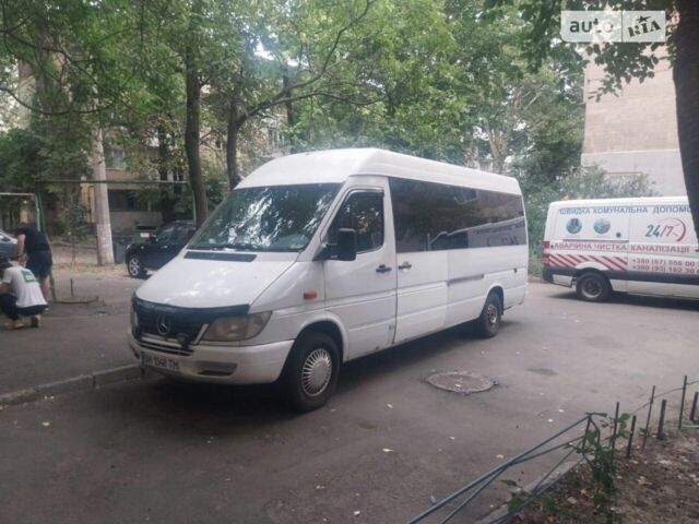 Белый Мерседес Sprinter, объемом двигателя 0 л и пробегом 500 тыс. км за 6000 $, фото 1 на Automoto.ua