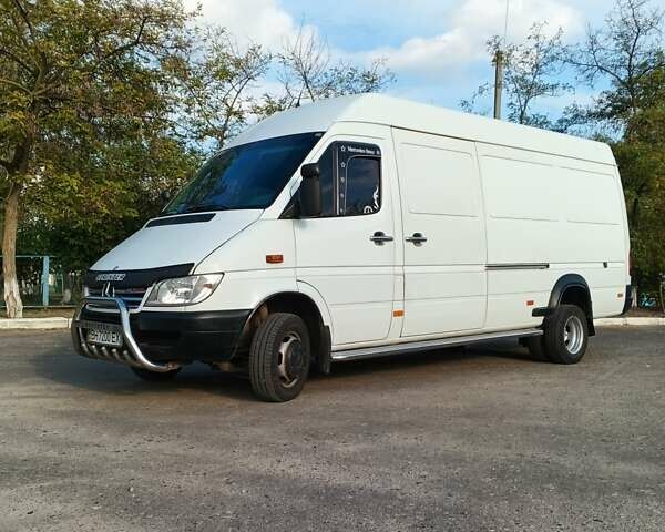 Мерседес Sprinter 2004 у Болграде на Automoto.ua Білий Мерседес Sprinter, об'ємом двигуна 2.15 л та пробігом 365 тис. км за 16400 $, фото 1 на Automoto.ua