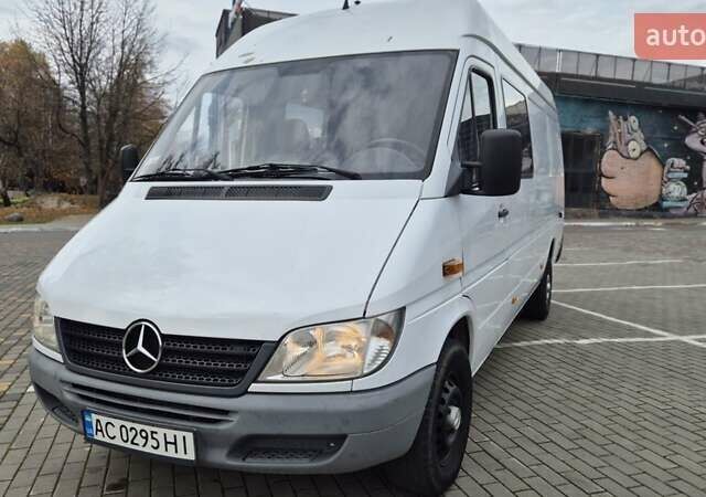 Белый Мерседес Sprinter, объемом двигателя 2.2 л и пробегом 264 тыс. км за 9900 $, фото 1 на Automoto.ua