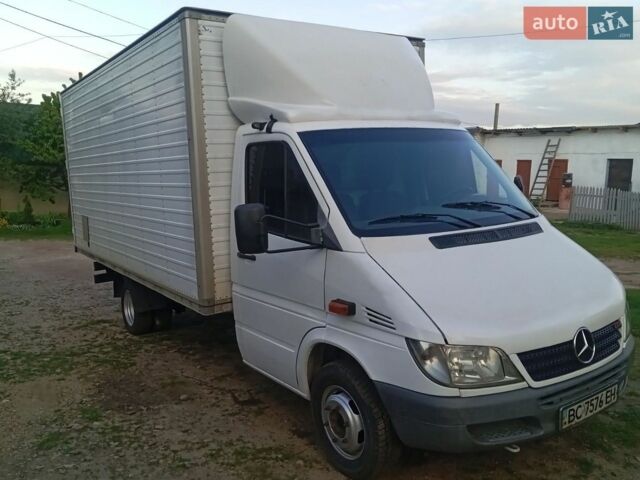 Белый Мерседес Sprinter, объемом двигателя 2.1 л и пробегом 730 тыс. км за 9000 $, фото 1 на Automoto.ua