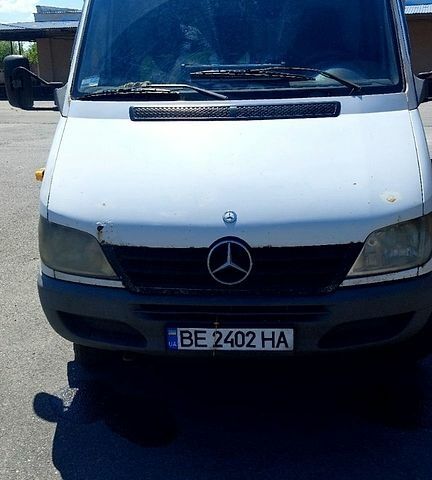 Білий Мерседес Sprinter, об'ємом двигуна 2.69 л та пробігом 700 тис. км за 9800 $, фото 1 на Automoto.ua