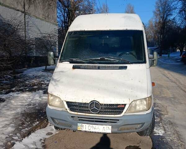 Белый Мерседес Sprinter, объемом двигателя 2.2 л и пробегом 700 тыс. км за 7500 $, фото 1 на Automoto.ua
