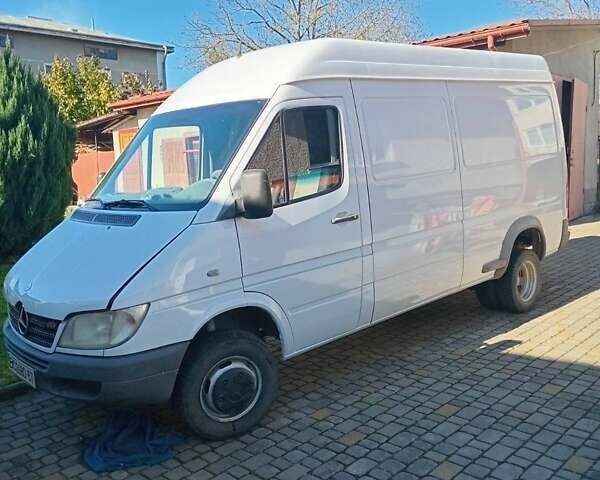 Белый Мерседес Sprinter, объемом двигателя 0 л и пробегом 410 тыс. км за 13000 $, фото 1 на Automoto.ua