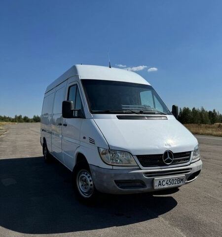 Белый Мерседес Sprinter, объемом двигателя 2.7 л и пробегом 657 тыс. км за 7800 $, фото 1 на Automoto.ua