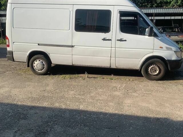 Білий Мерседес Sprinter, об'ємом двигуна 2.69 л та пробігом 458 тис. км за 8000 $, фото 1 на Automoto.ua