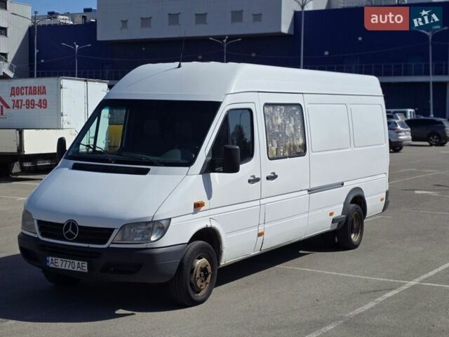 Белый Мерседес Sprinter, объемом двигателя 2.2 л и пробегом 500 тыс. км за 10000 $, фото 1 на Automoto.ua