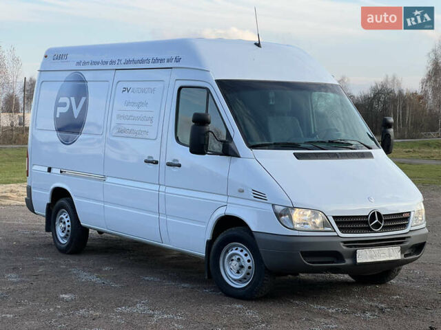 Белый Мерседес Sprinter, объемом двигателя 2.2 л и пробегом 311 тыс. км за 10300 $, фото 1 на Automoto.ua