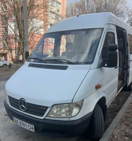 Белый Мерседес Sprinter, объемом двигателя 2.7 л и пробегом 430 тыс. км за 11800 $, фото 1 на Automoto.ua