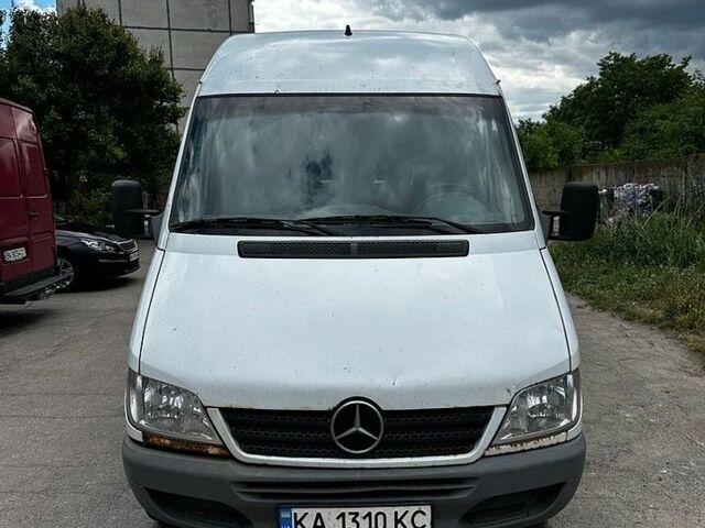 Білий Мерседес Sprinter, об'ємом двигуна 2.2 л та пробігом 318 тис. км за 6000 $, фото 1 на Automoto.ua