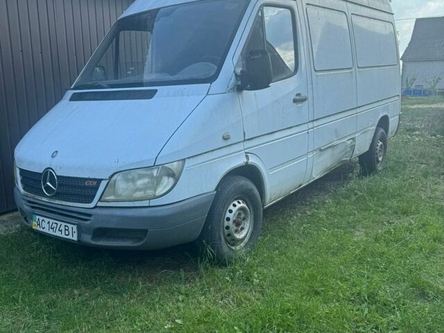Білий Мерседес Sprinter, об'ємом двигуна 2.15 л та пробігом 300 тис. км за 3900 $, фото 1 на Automoto.ua