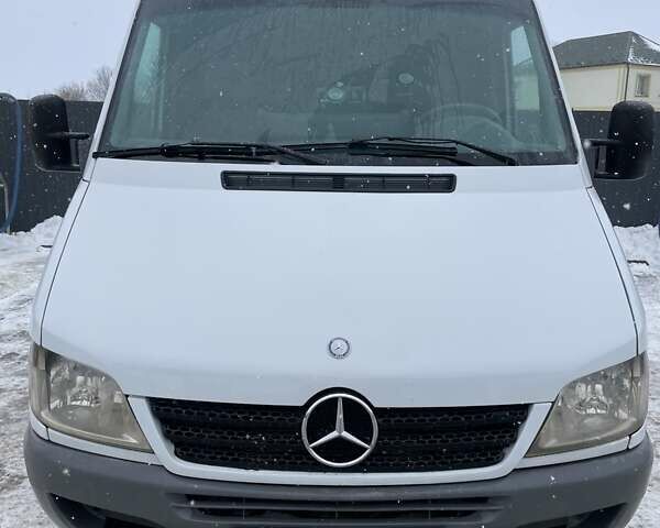 Белый Мерседес Sprinter, объемом двигателя 2.15 л и пробегом 516 тыс. км за 8500 $, фото 1 на Automoto.ua