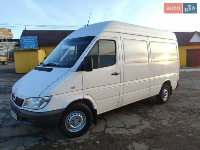 Белый Мерседес Sprinter, объемом двигателя 0 л и пробегом 298 тыс. км за 16500 $, фото 1 на Automoto.ua
