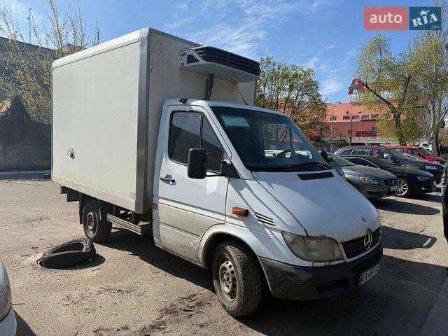 Белый Мерседес Sprinter, объемом двигателя 2.15 л и пробегом 500 тыс. км за 7400 $, фото 1 на Automoto.ua