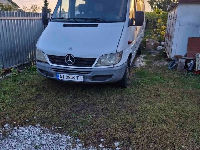Белый Мерседес Sprinter, объемом двигателя 2.69 л и пробегом 493 тыс. км за 5200 $, фото 1 на Automoto.ua
