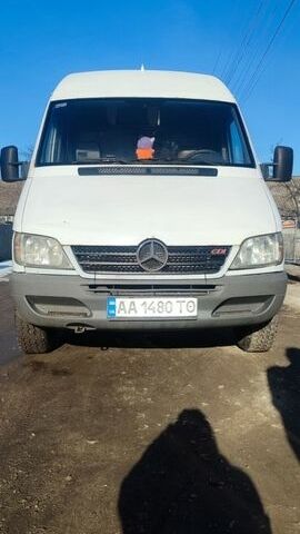 Білий Мерседес Sprinter, об'ємом двигуна 2.15 л та пробігом 405 тис. км за 6800 $, фото 1 на Automoto.ua