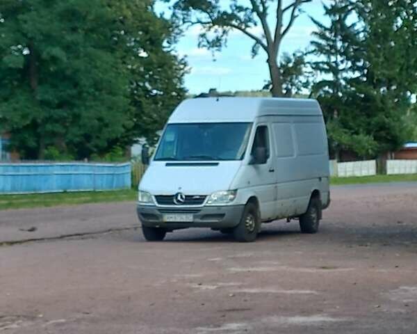 Білий Мерседес Sprinter, об'ємом двигуна 27 л та пробігом 695 тис. км за 8550 $, фото 1 на Automoto.ua