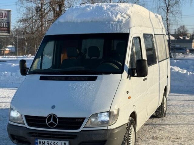 Белый Мерседес Sprinter, объемом двигателя 2.1 л и пробегом 573 тыс. км за 8735 $, фото 1 на Automoto.ua