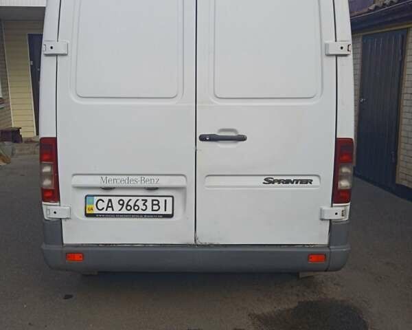 Белый Мерседес Sprinter, объемом двигателя 2.15 л и пробегом 310 тыс. км за 7500 $, фото 1 на Automoto.ua